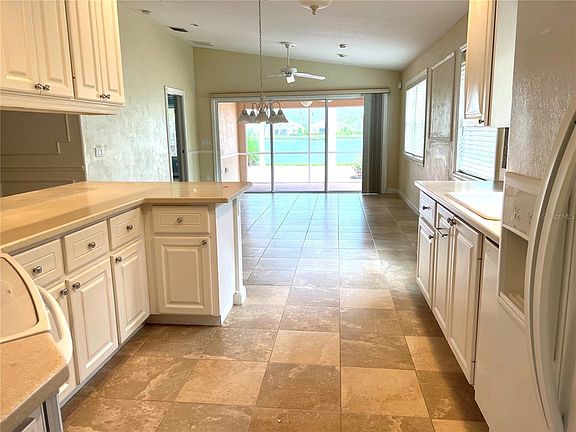 3rd image of 5915 Benevento Dr