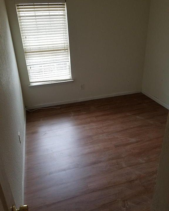 2nd image of 174 Brookview Dr