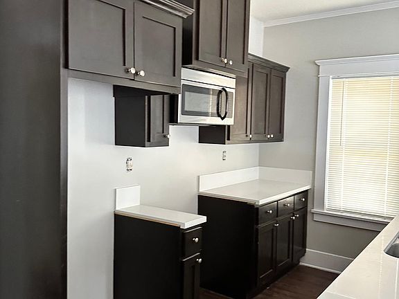 5th image of 317 Linden Ave APT 2