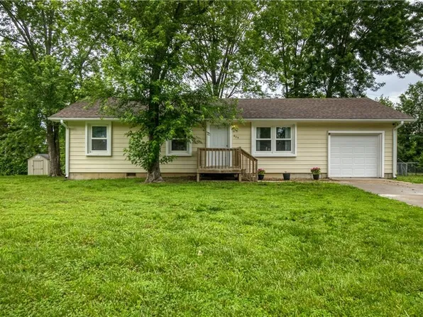 905 E Cedar St, Clinton, MO 64735