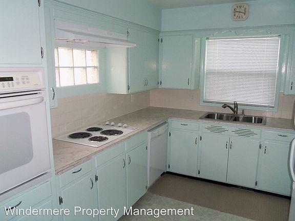 2nd image of 224 SE 12th St