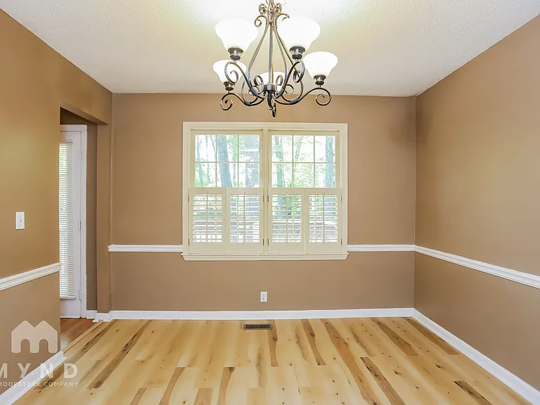 2574 Overlake Dr — Photo 7