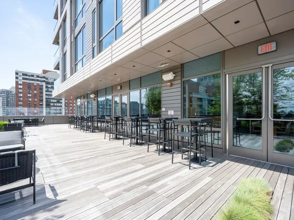 75 Park Lane South image 23 of 50