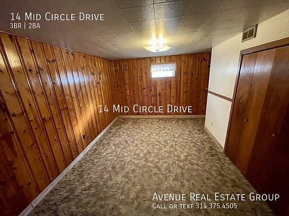 2nd image of 14 Mid Circle Dr