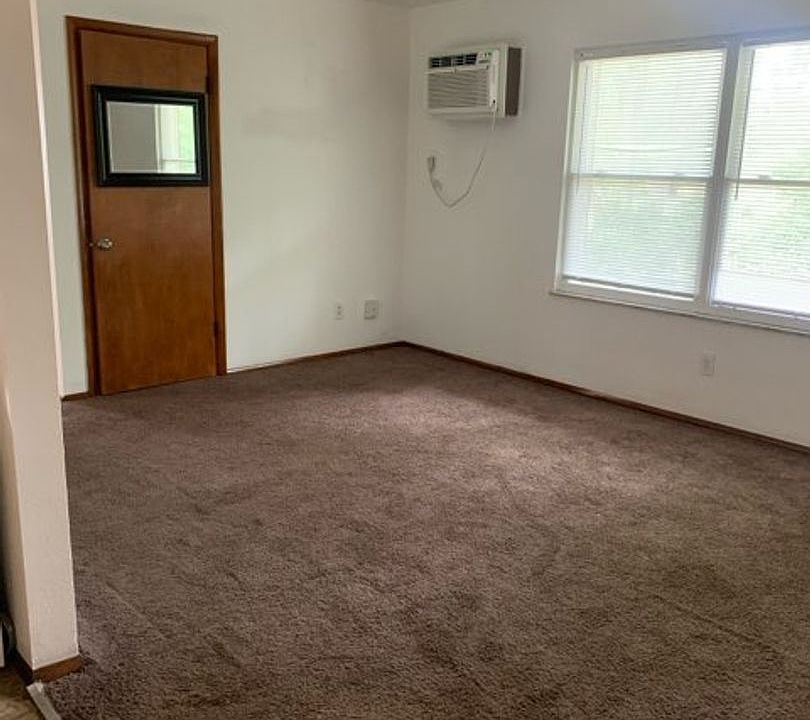 1st image of 1614 Brooke Park Dr APT 7