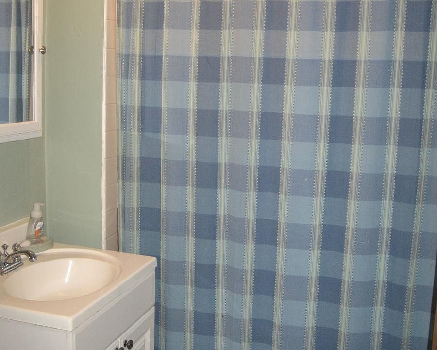 Bathroom vanity