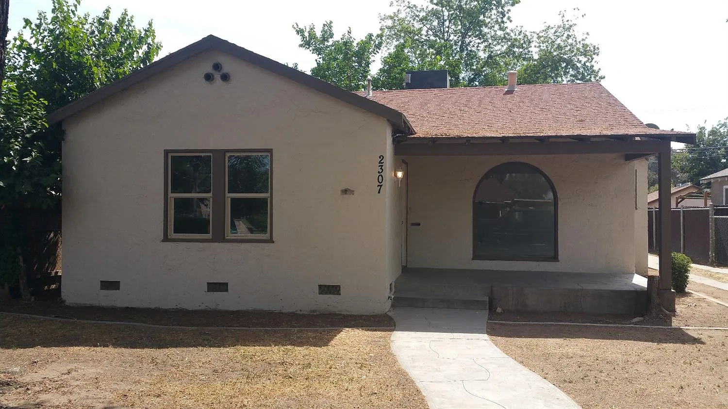 2307 S Holly Ave photo 1