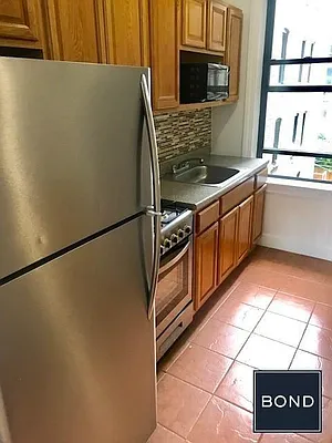 Rented by Bond New York | media 23