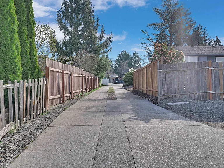 2224 Mountain View Ave W #1 — Photo 5