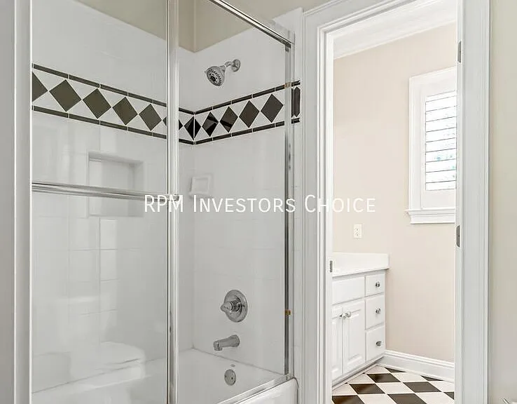 704 Millstone Ln — Photo 32