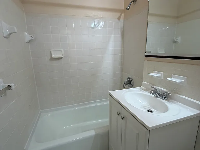 42-52 Union St #14 — Photo 6