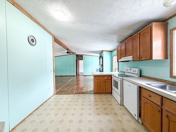 5th image of 24 McDonald Rd