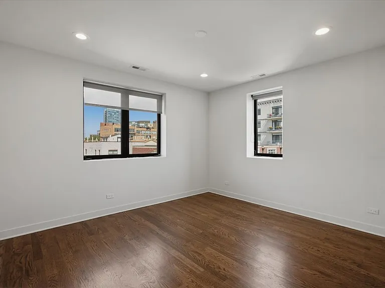 650 N Green St #4 — Photo 15
