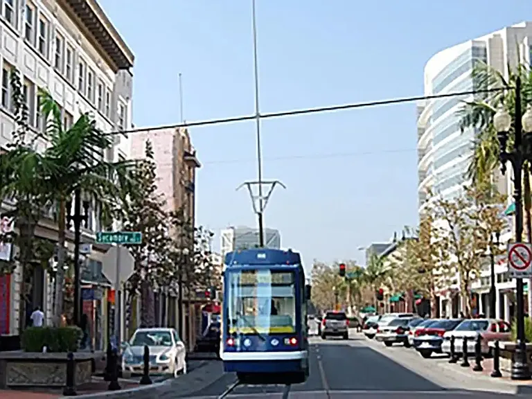 850 N Van Ness Ave #2 — Photo 32