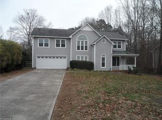 5249 Bridge Pointe Dr, Clemmons, NC 27012