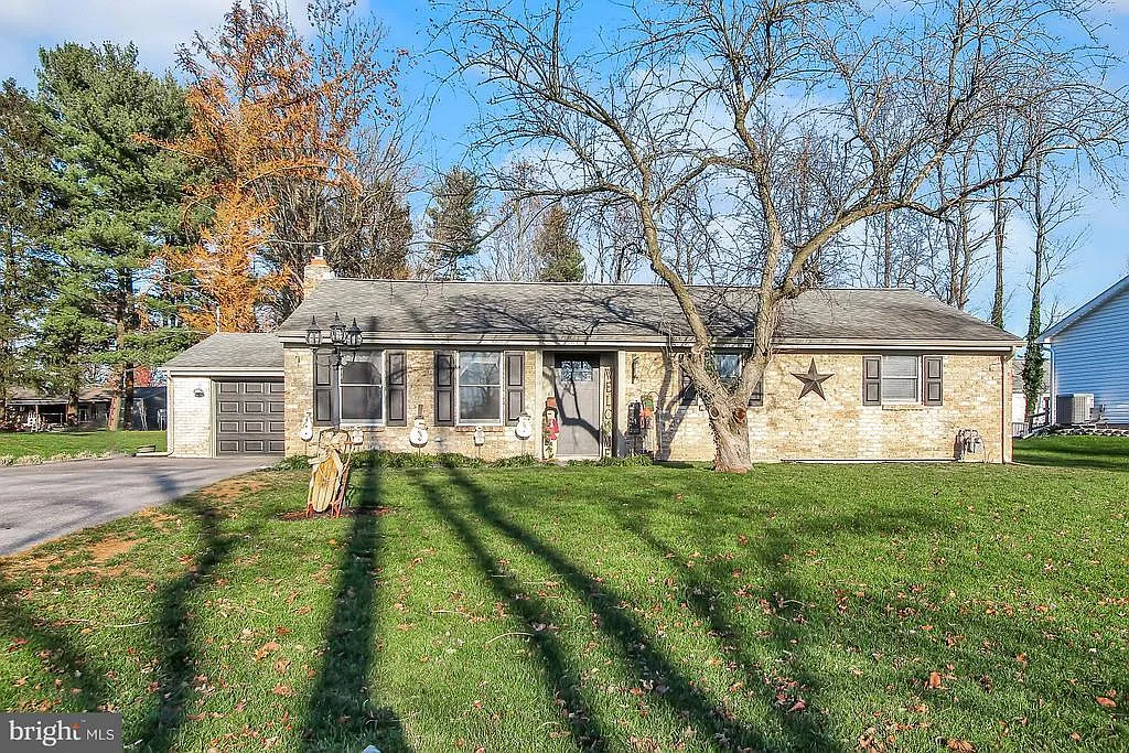 2831 Sherwood Ln photo 1