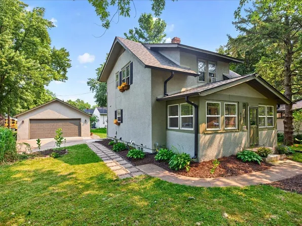 2207 Holloway Ave E, North Saint Paul, MN 55109