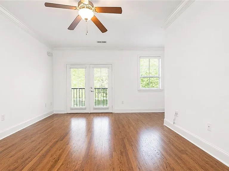 5490 NE Glenridge Park #5490 — Photo 4