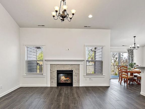 4th image of 113 Willow Springs Dr