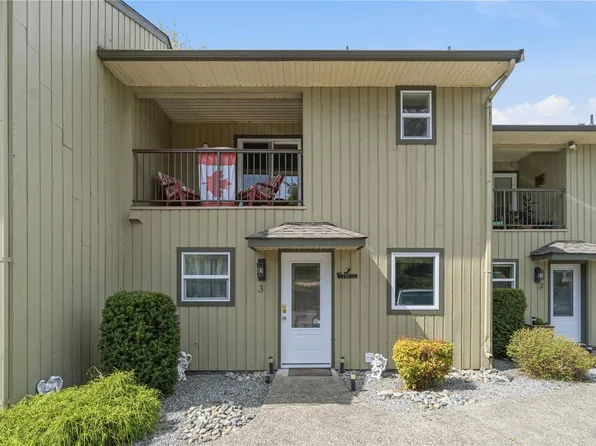 3350 Island Hwy W #3, Qualicum Beach, BC V9K 2S2