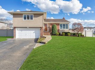 3688 Jules Ln, Wantagh, NY 11793