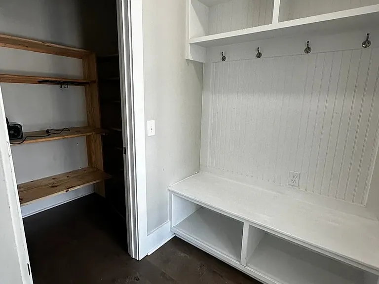 232 Summers Dr — Photo 17