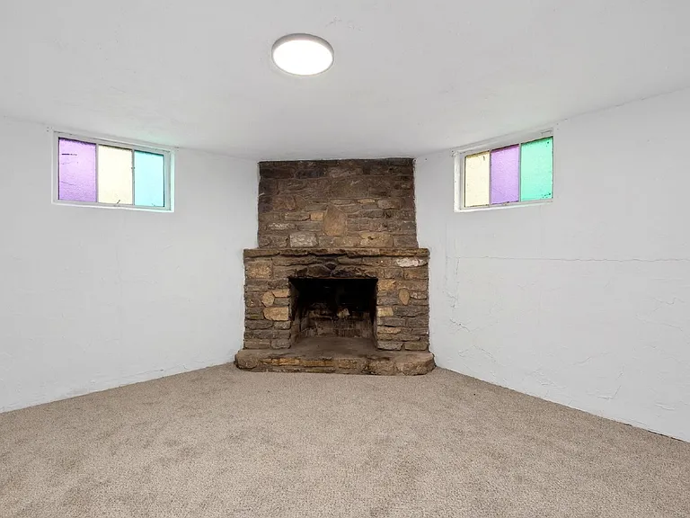 1930 Stevens Ave — Photo 35