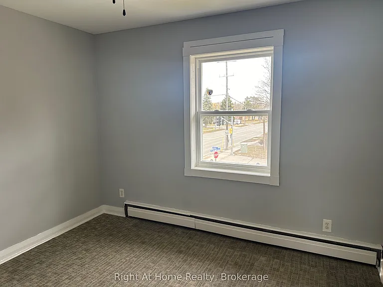 119 Rossland Rd E #4 — Photo 15