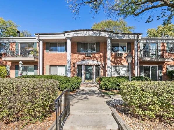 2311 S Goebbert Rd #B103, Arlington Heights, IL 60005