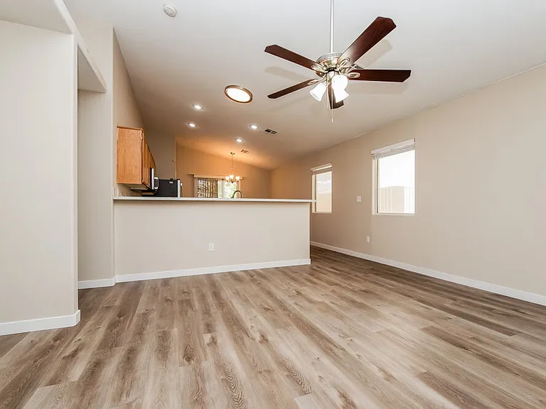4929 Whispering Spring Ave — Photo 4