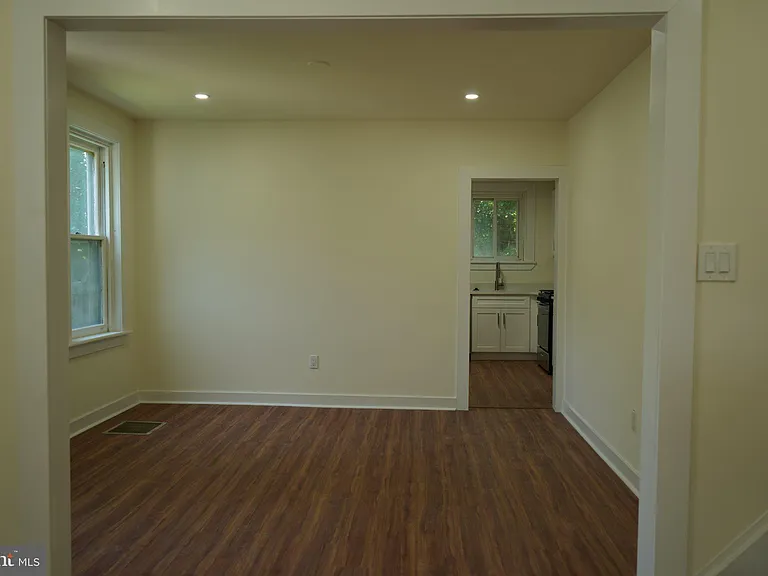 140 S Keswick Ave — Photo 4