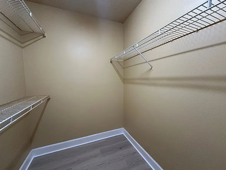 1567 Farrindon Cir — Photo 14
