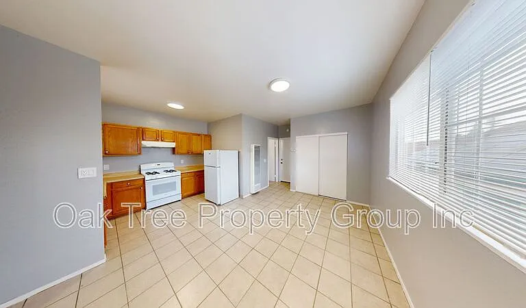 2308 Foothill Blvd #16 — Photo 4