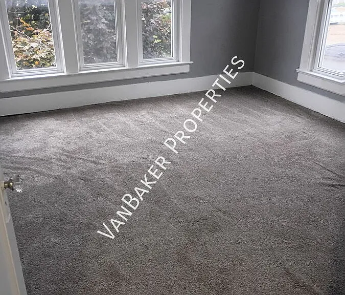 262 E Emerling Ave — Photo 8