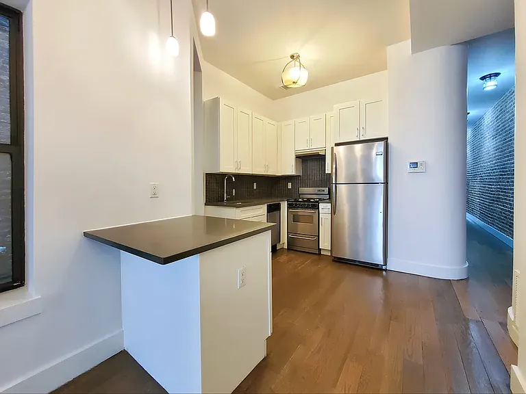 60 New York Ave #1L — Photo 5