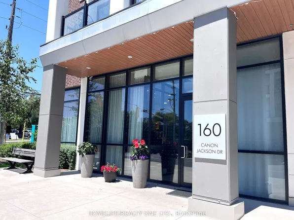 160 Canon Jackson Dr #501, Toronto, ON M6M 2G1