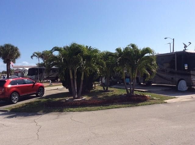 1st image of 279 Nettles Blvd