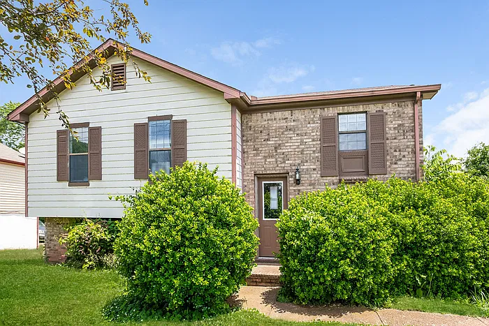 4405 Falling Leaf Ln