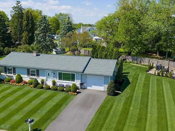 3rd image of 48 Vista Dr