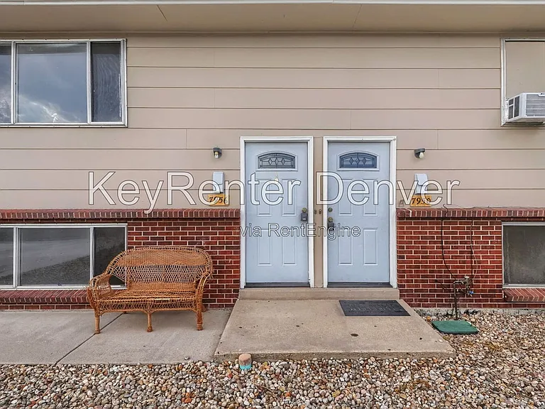 7956 Patricia Dr — Photo 2