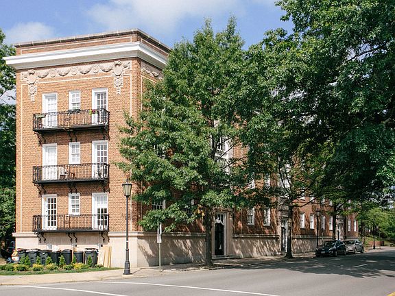 2nd image of 3107 Monument Ave APT 21