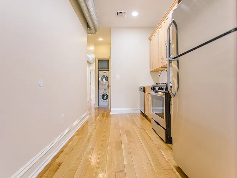 884 Madison St #3L — Photo 11