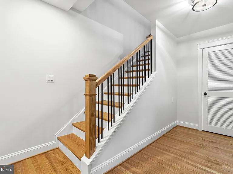 1227 Clagett Dr — Photo 7