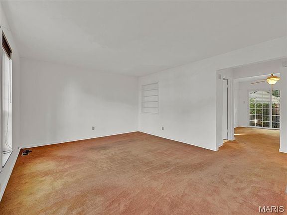 3rd image of 515 N Kirkwood Rd Unit 4W