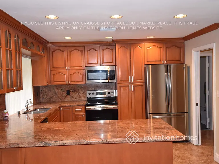 9811 SW 13th Ct — Photo 5