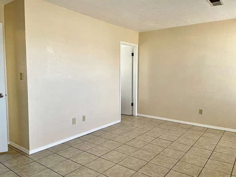 472 Copper Dr NE — Photo 17
