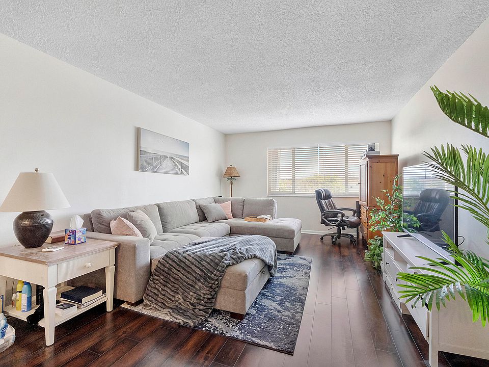 1st image of 125 Shore Court #304a