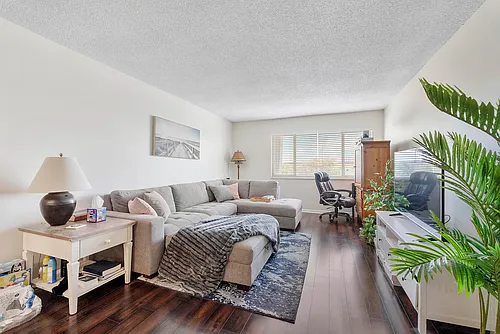 125 Shore Ct #304A Photo 1