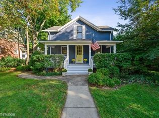 2221 Harrison St, Evanston, IL 60201