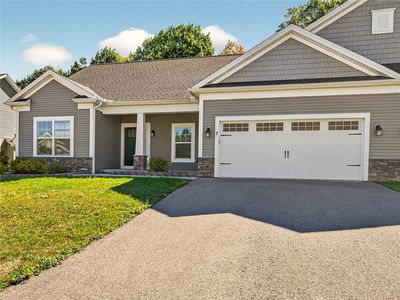 7 Longtrail Ln, Henrietta, NY, 14467